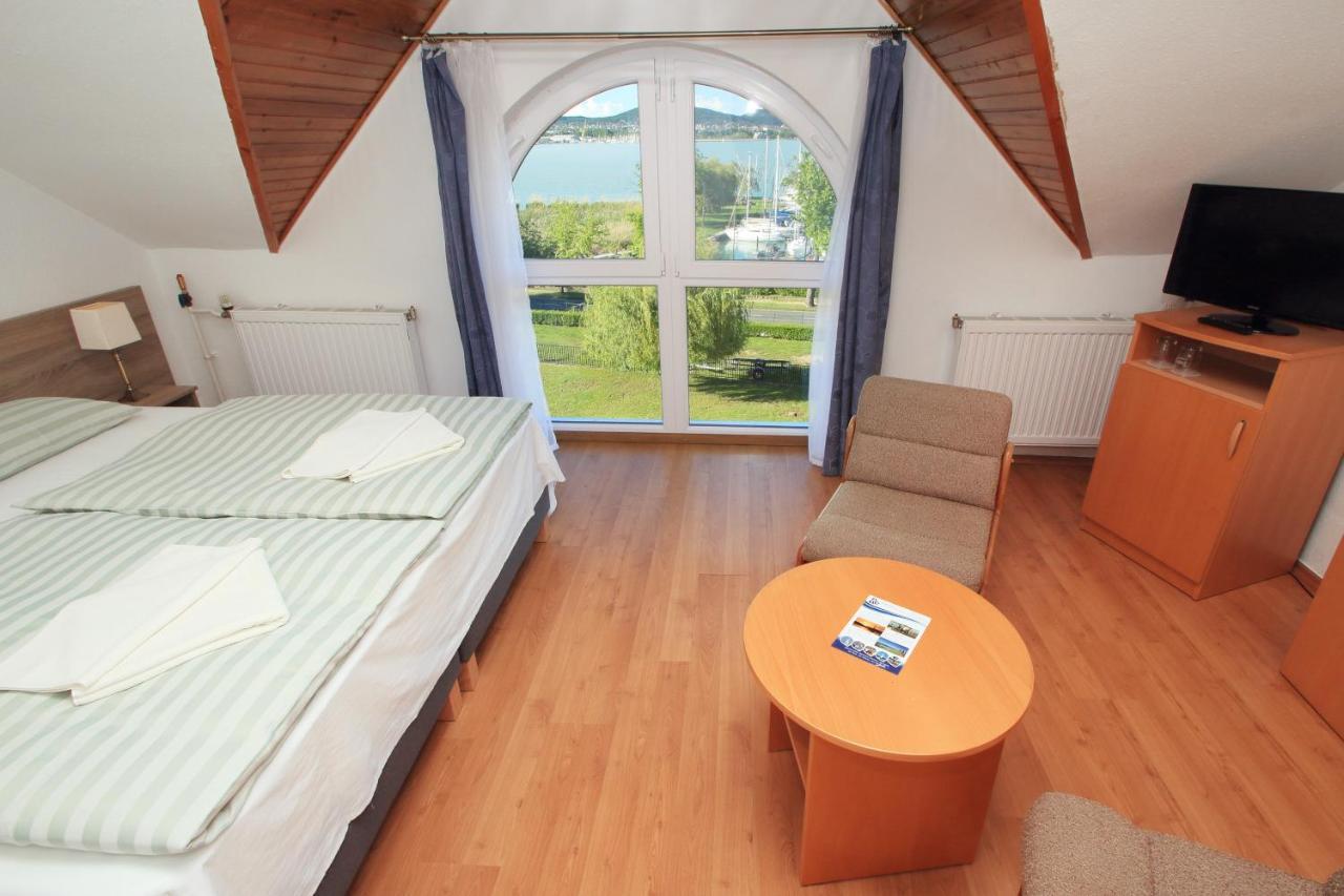 Aquilo Hotel Panorama Тихани Екстериор снимка