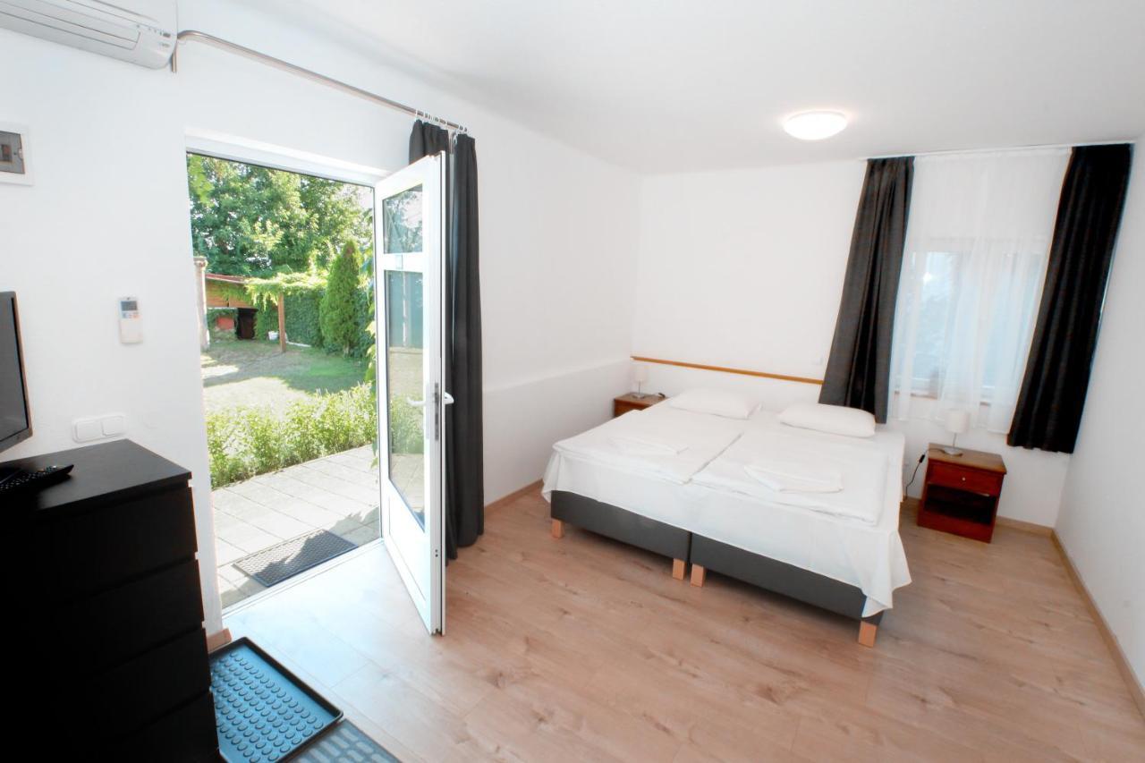 Aquilo Hotel Panorama Тихани Екстериор снимка