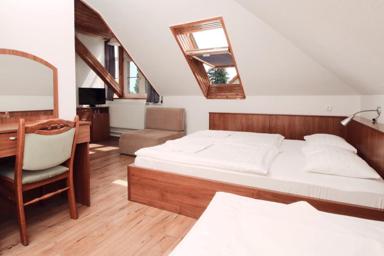 Aquilo Hotel Panorama Тихани Екстериор снимка