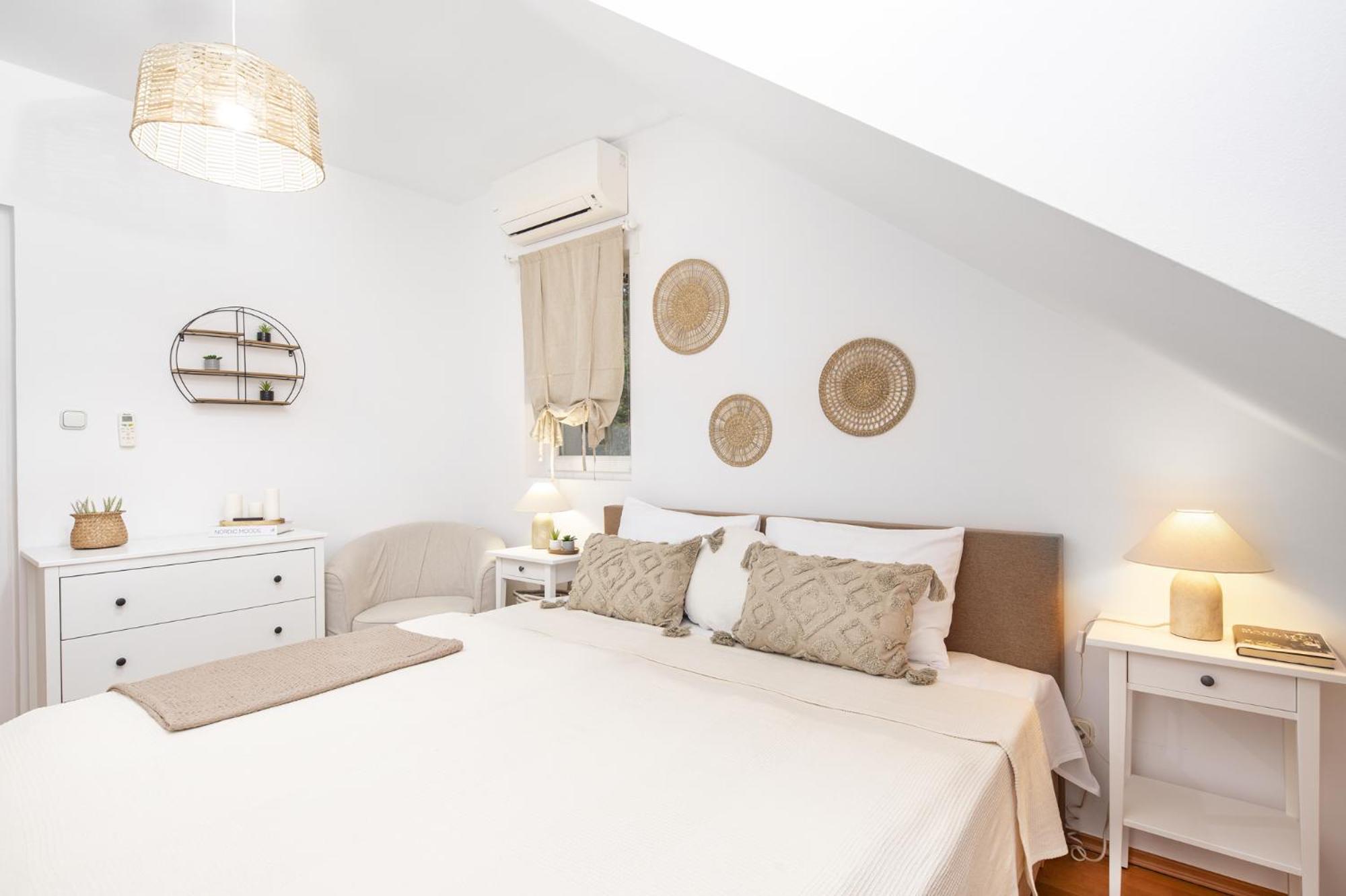 Aquilo Hotel Panorama Тихани Екстериор снимка