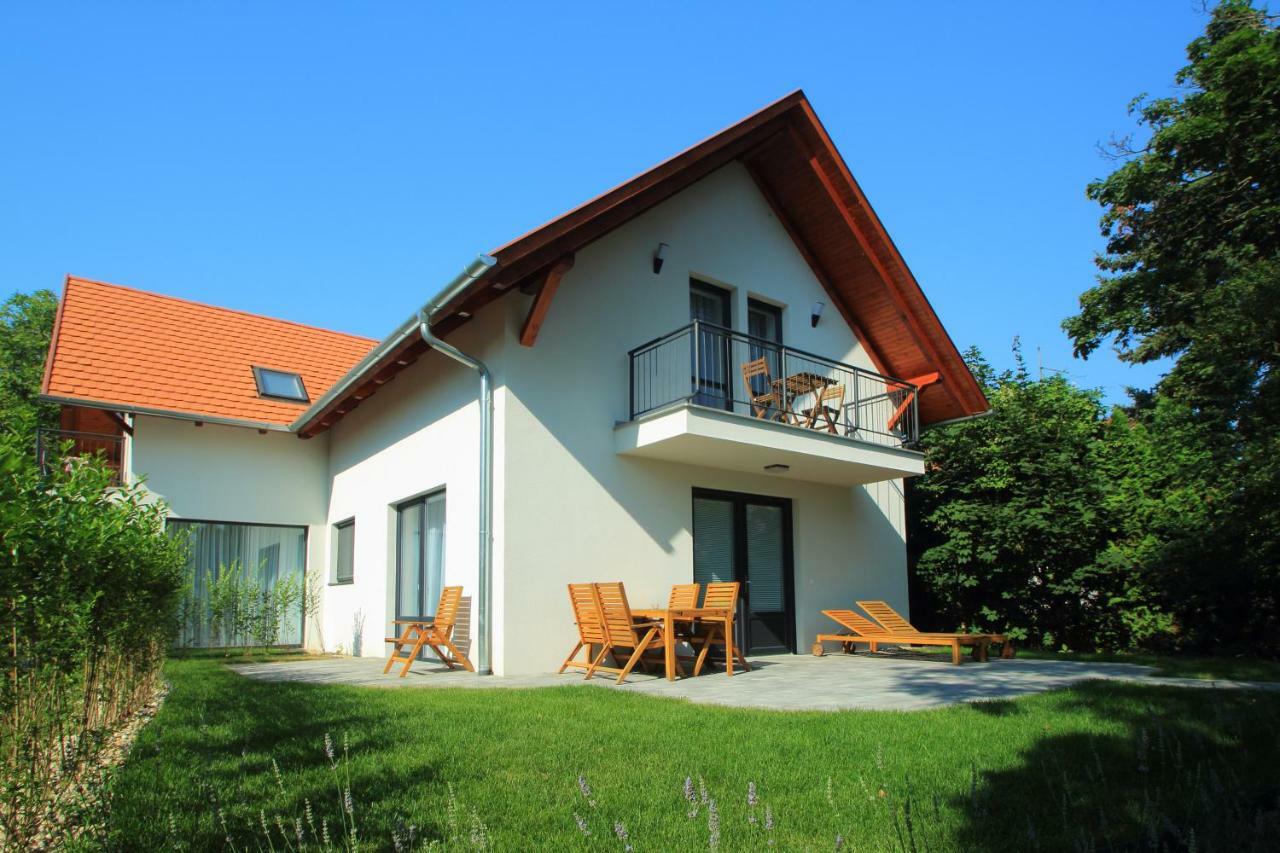 Aquilo Hotel Panorama Тихани Екстериор снимка
